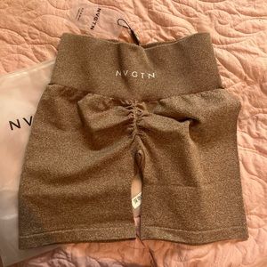 Nvgtn mocha scrunch seamless short